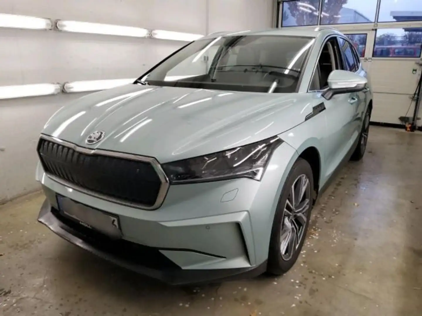 Skoda Enyaq iV 80x Silber - 2