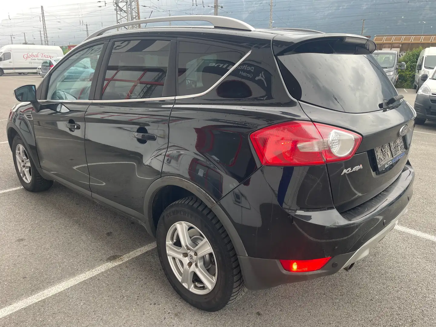 Ford Kuga TITAN 4WD 2,0TD Noir - 2