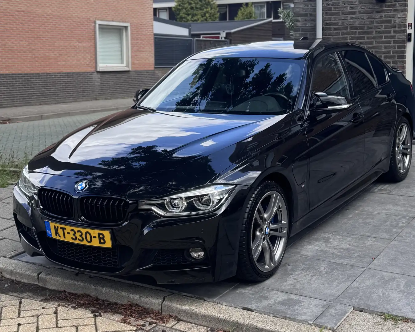 BMW 330 M-Sport | NL | NAP | Cent. Exec. Zwart - 1