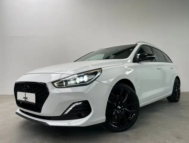 Hyundai i30 cw Passion*1.HAND*LED*KAMERA*CARPLAY*PDC*