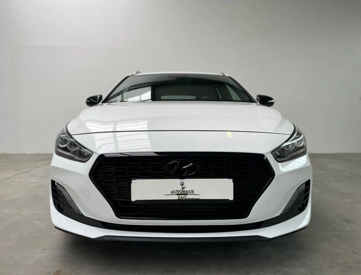 Hyundai i30 cw Passion*1.HAND*LED*KAMERA*CARPLAY*PDC* Blanc - 2