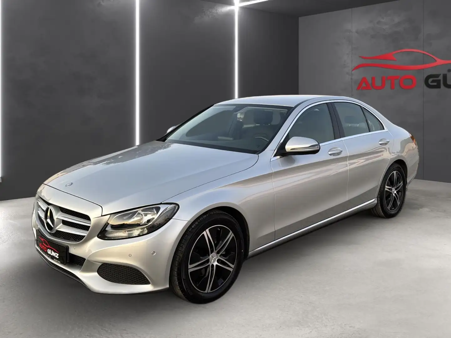 Mercedes-Benz C 180 CGI Avantgarde Lim. Aut. *Navi-AHK* Argent - 1