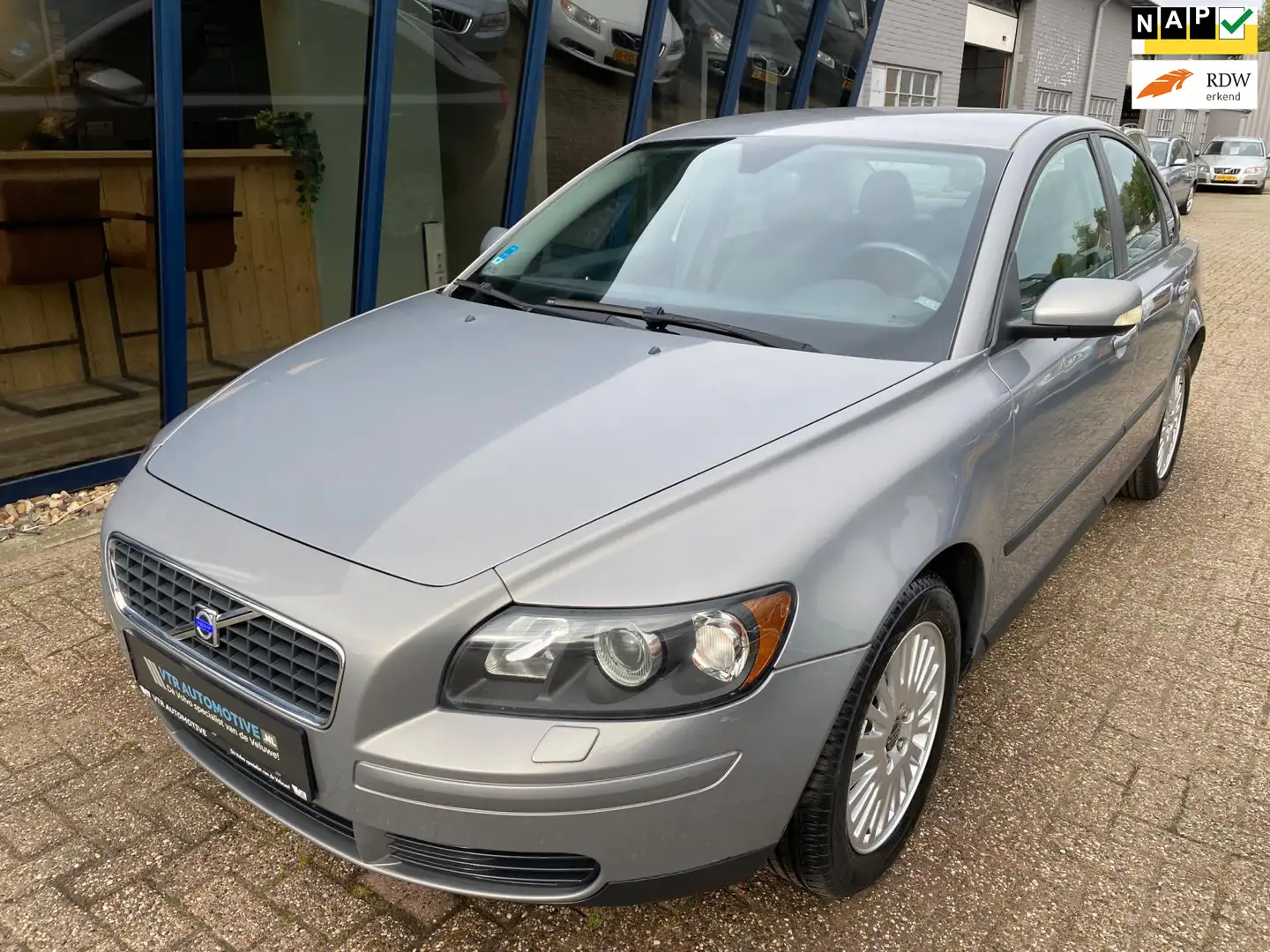Volvo S40 2.4 Kinetic UNIEK 30.362KM & 1e Eigenaar Gris - 1