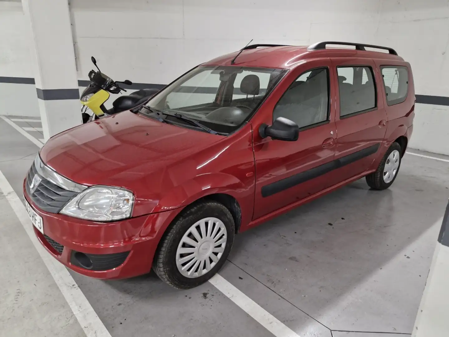 Dacia Logan Break 1.5dCi Ambiance 7pl. 90 Paars - 1
