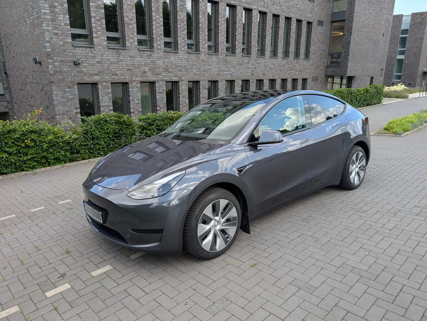 Tesla Model Y Model Y RWD Grau - 1