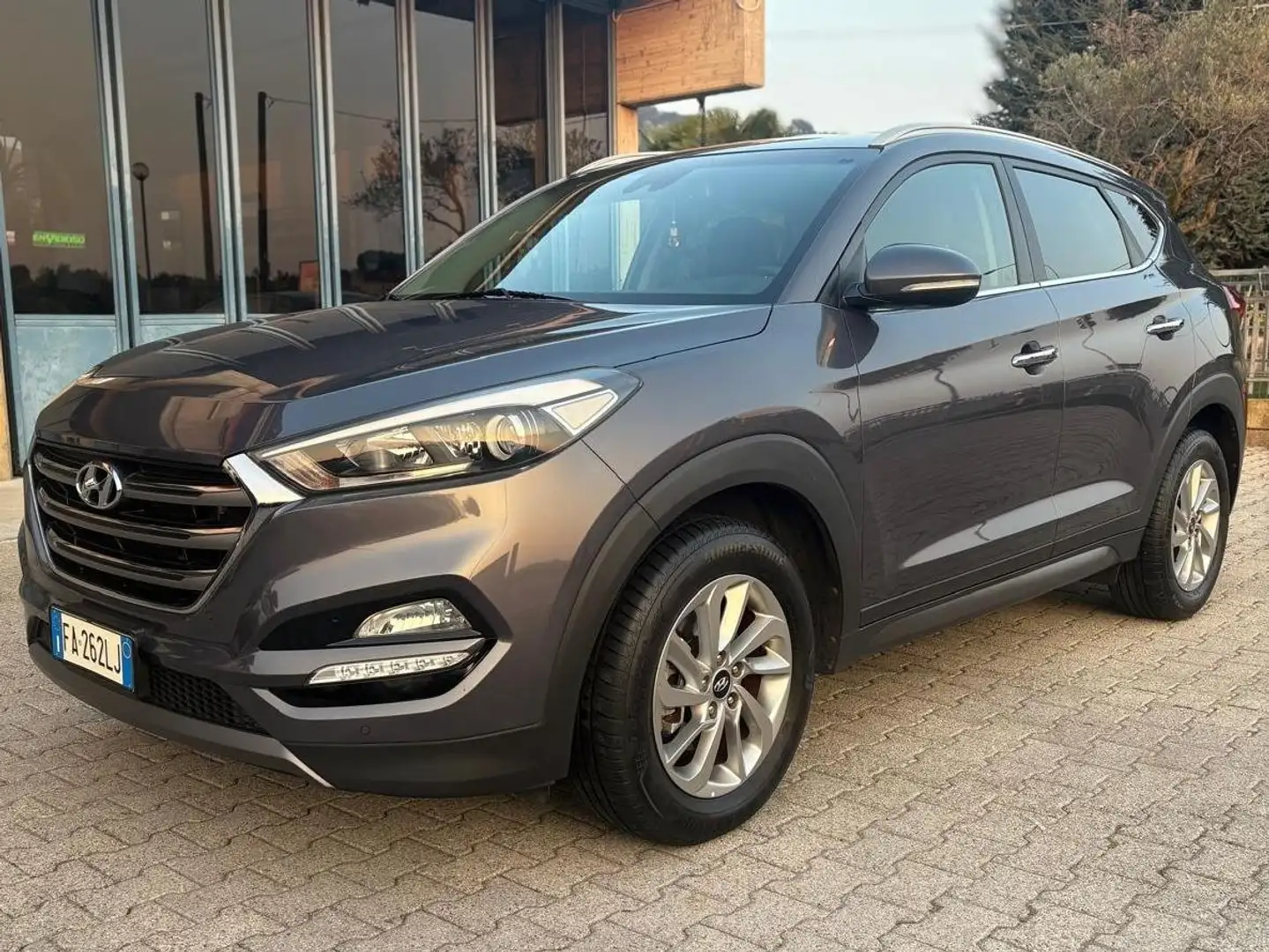 Hyundai TUCSON Tucson II 2015 1.7 crdi Xpossible 2wd 115cv Grigio - 1