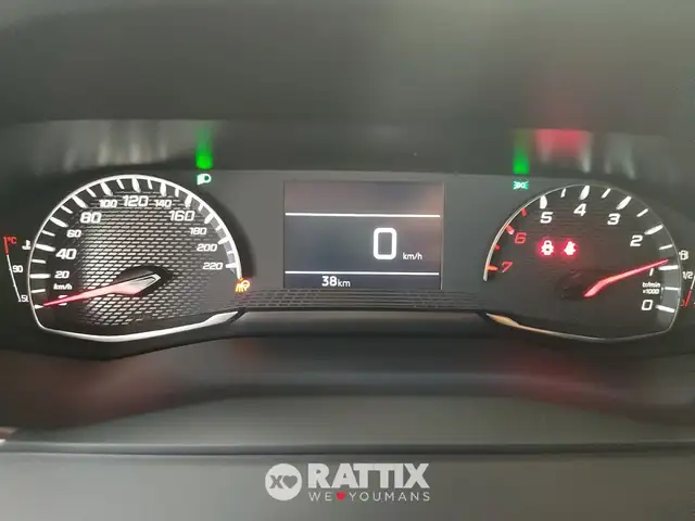 Peugeot 2008 view 11