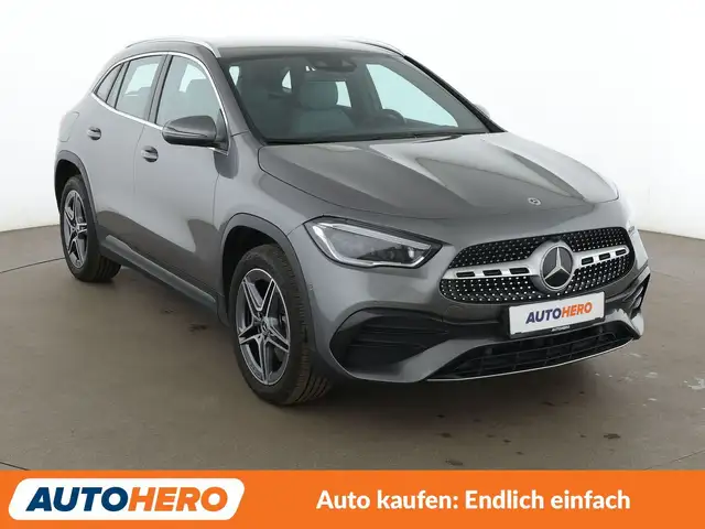 Mercedes-Benz GLA view 8