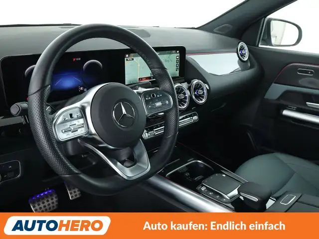 Mercedes-Benz GLA view 11