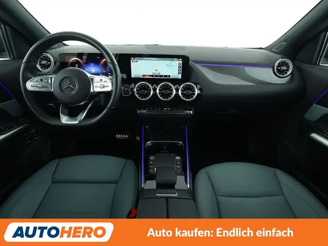 Mercedes-Benz GLA view 12