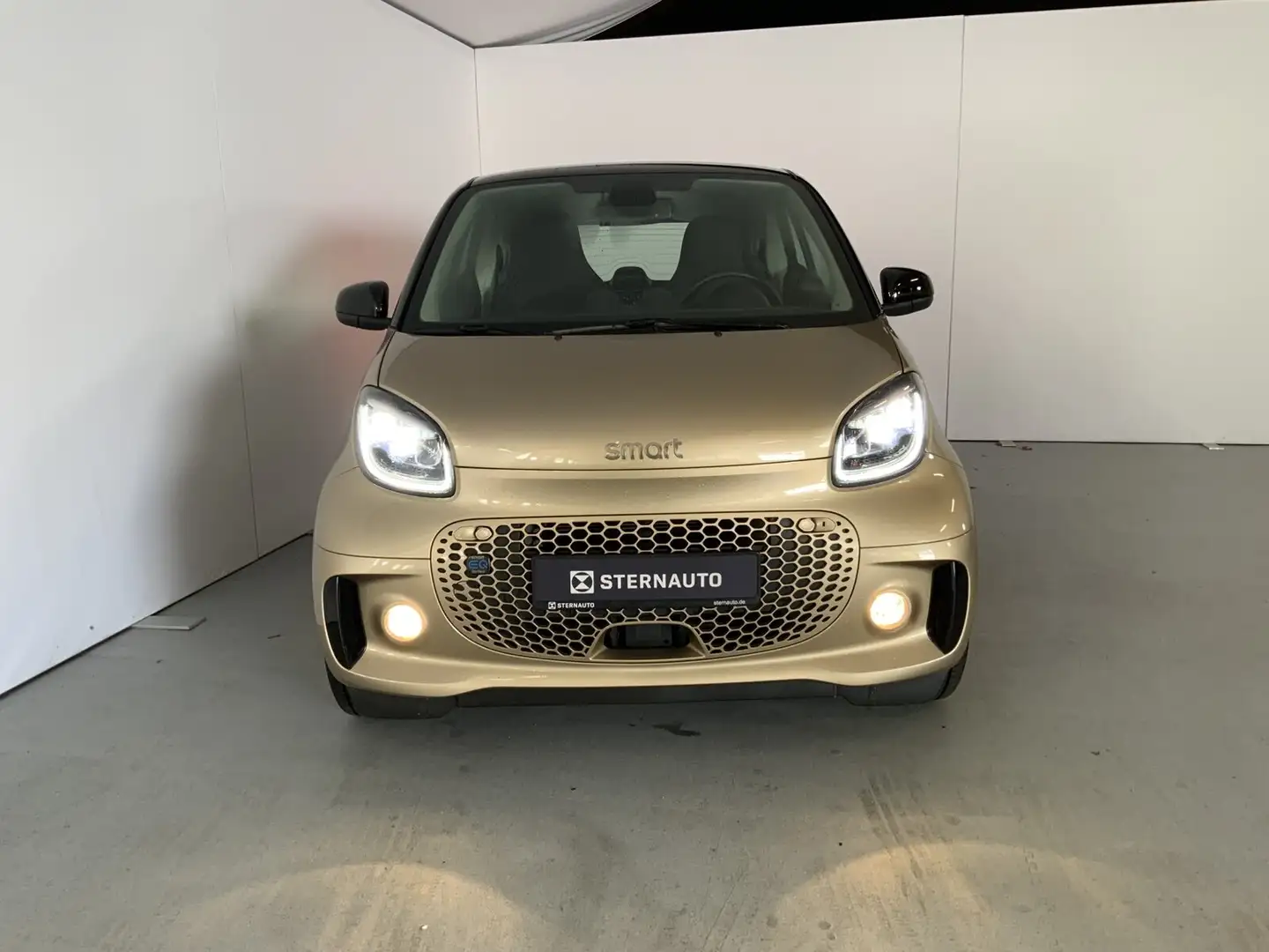 smart forTwo smart EQ fortwo Excl Pano LED Sitzh Bluetooth Beige - 2