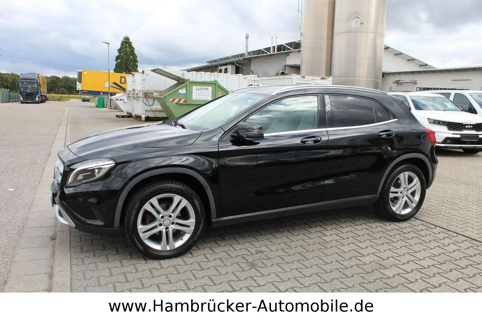 Mercedes-Benz GLA 200 ~1.Hand~Distronic~Navi~Bi-Xenon~R.Kamera Schwarz - 1