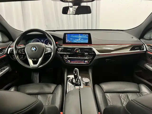 BMW 6 Series view 10