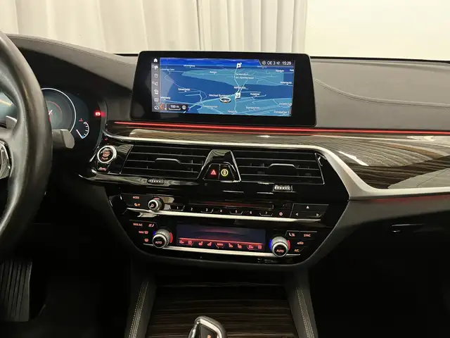 BMW 6 Series view 12