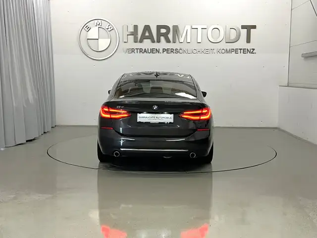 BMW 6 Series view 5