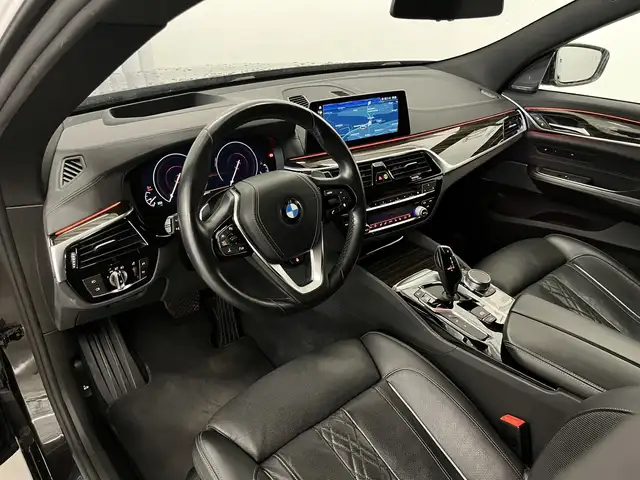 BMW 6 Series view 8