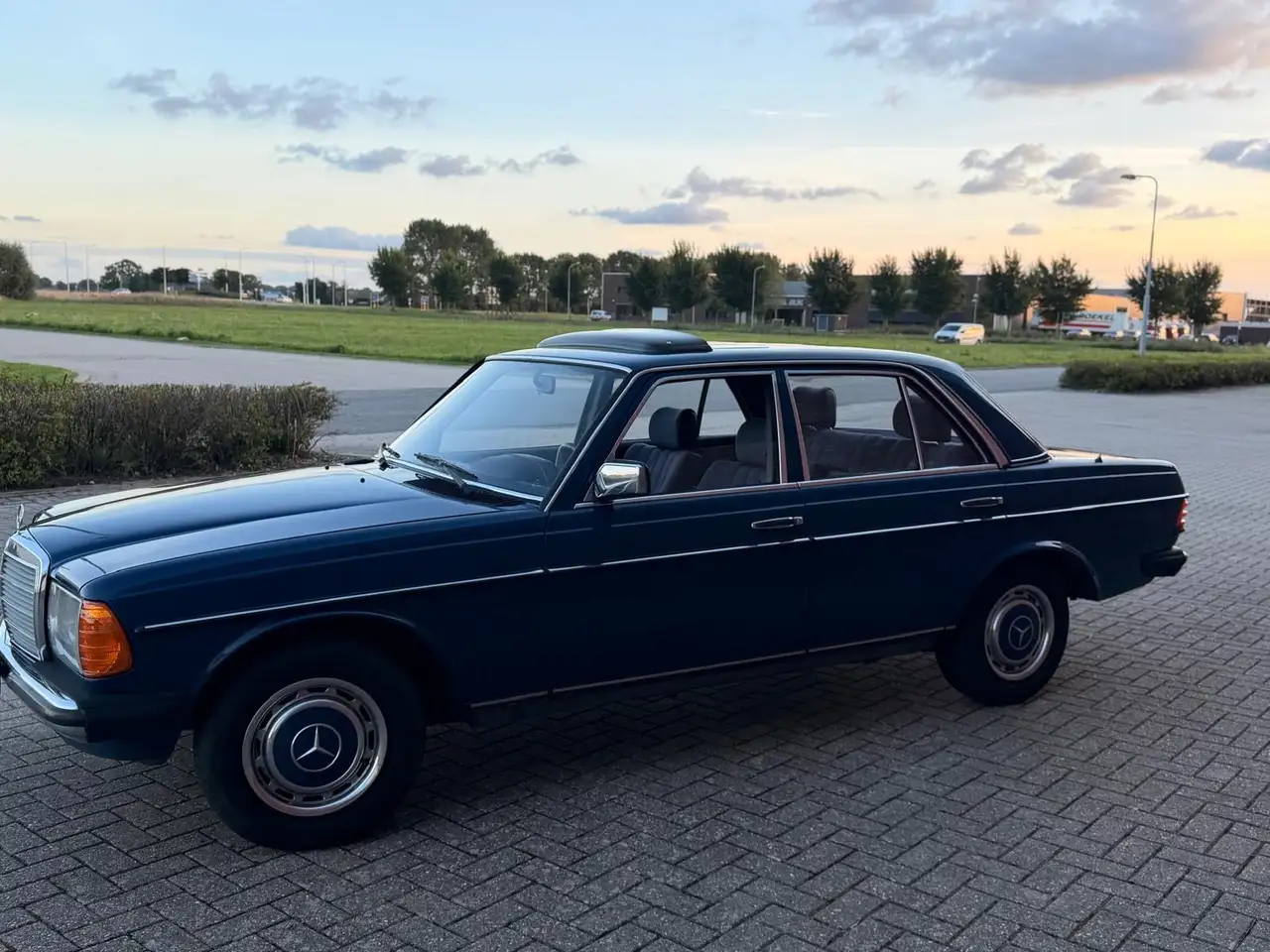 Mercedes-Benz E 230, foto 4