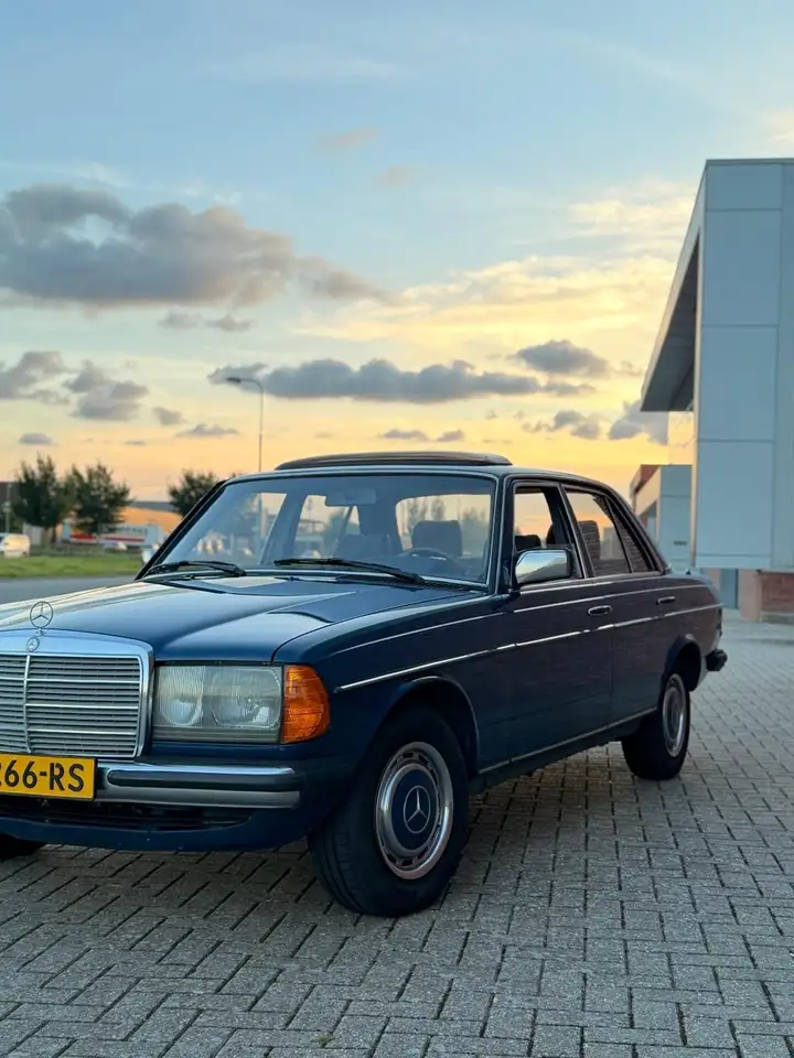 Mercedes-Benz E 230, foto 3
