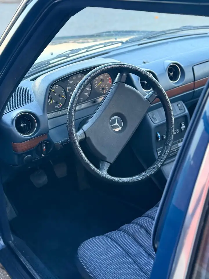 Mercedes-Benz E 230, foto 7