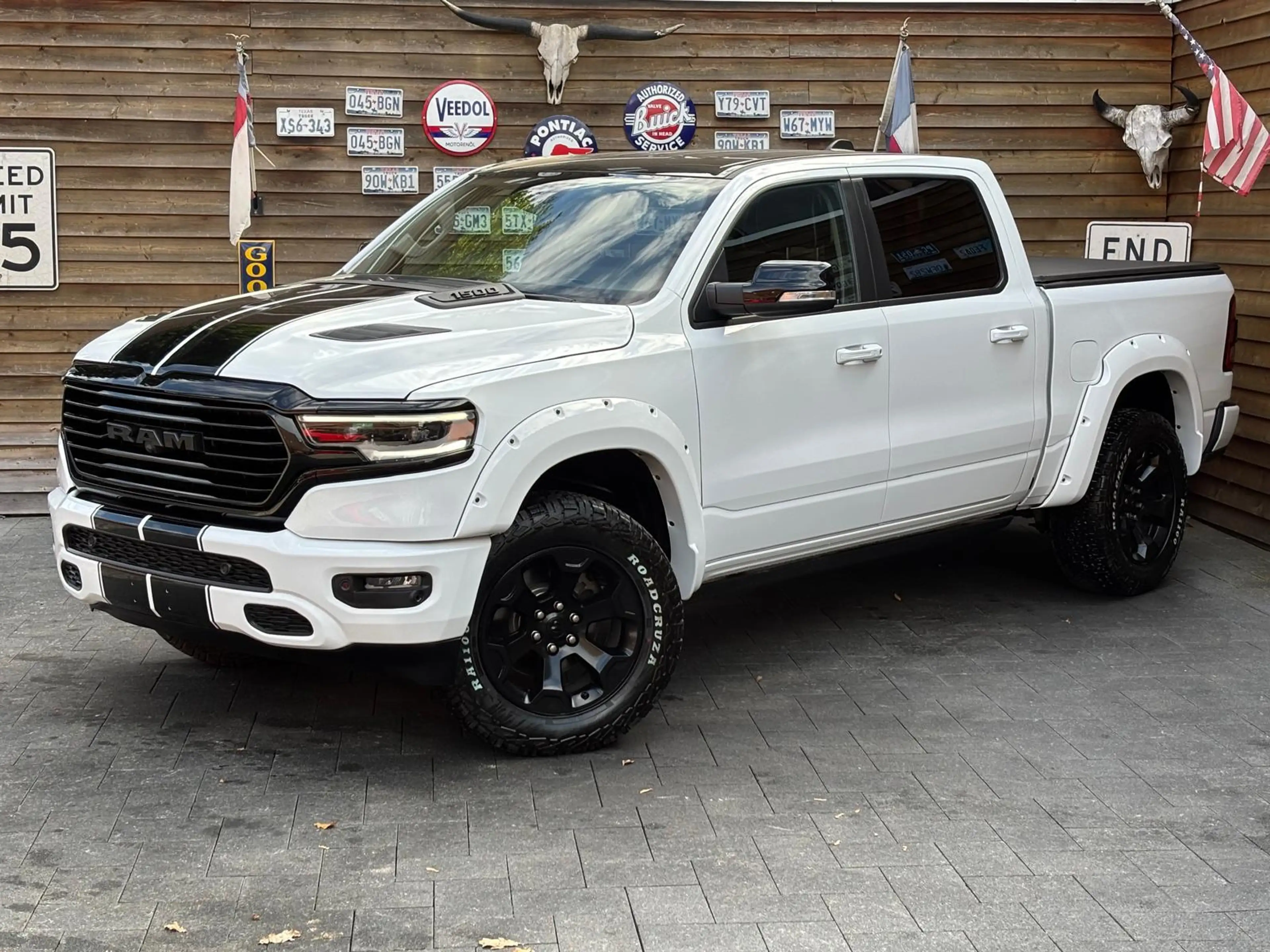 Dodge RAM 1500 Laramie 5.7L AHK Memory 4x4 LED — photo 8