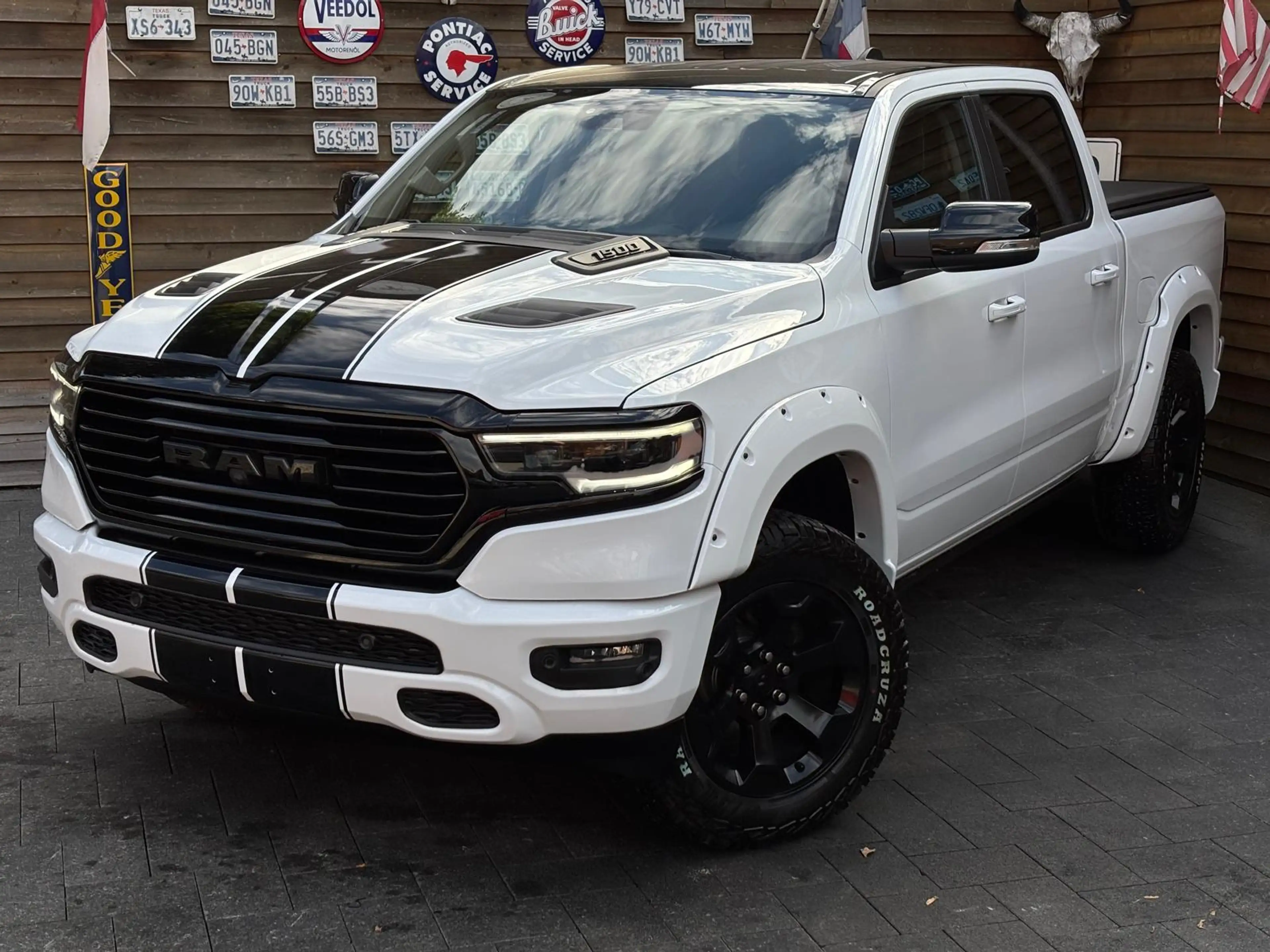 Dodge RAM 1500 Laramie 5.7L AHK Memory 4x4 LED — photo 7