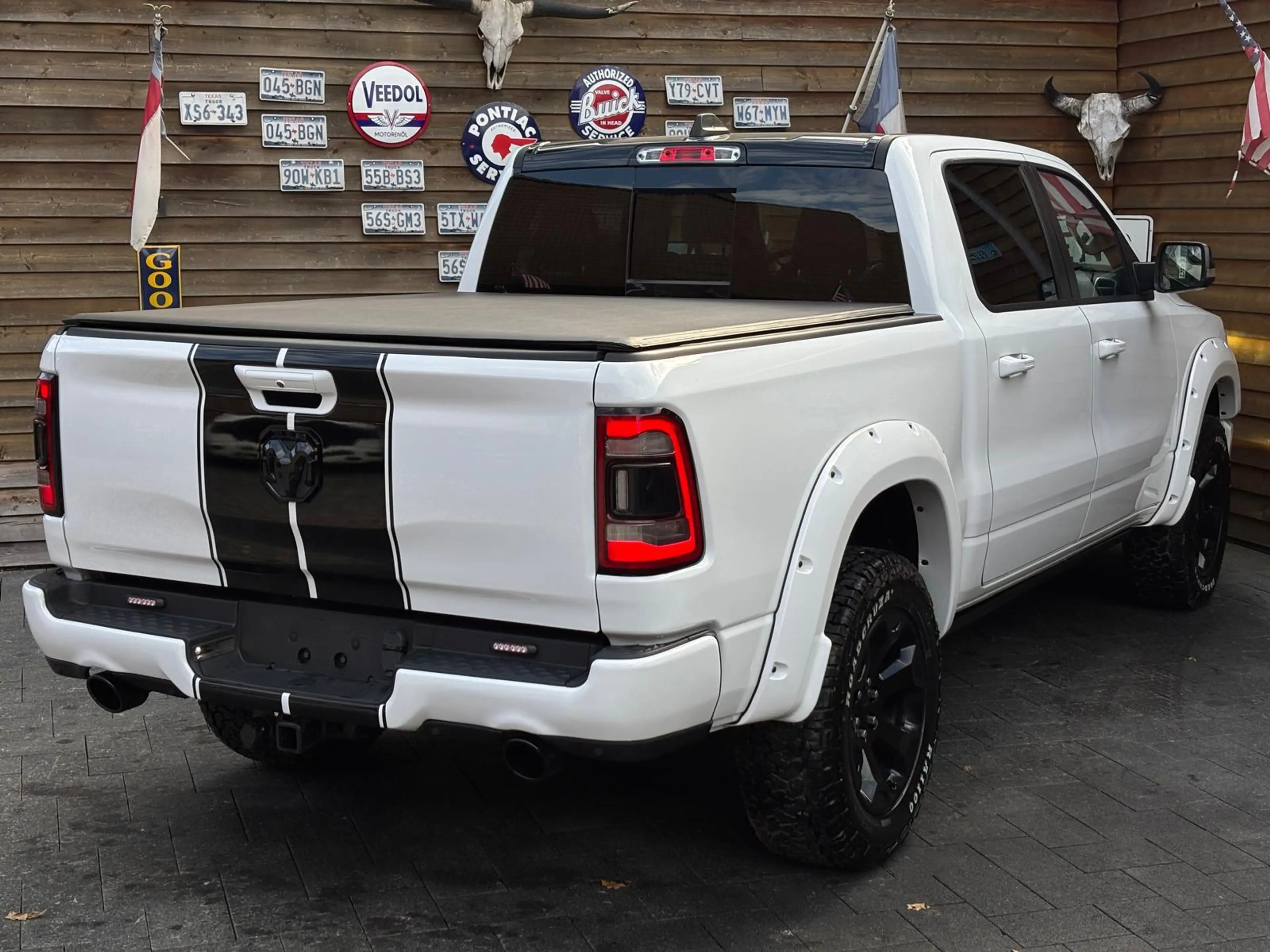 Dodge RAM 1500 Laramie 5.7L AHK Memory 4x4 LED — photo 14