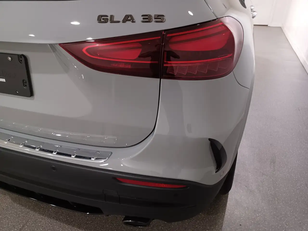 Mercedes-Benz GLA снимка Mercedes-Benz GLA