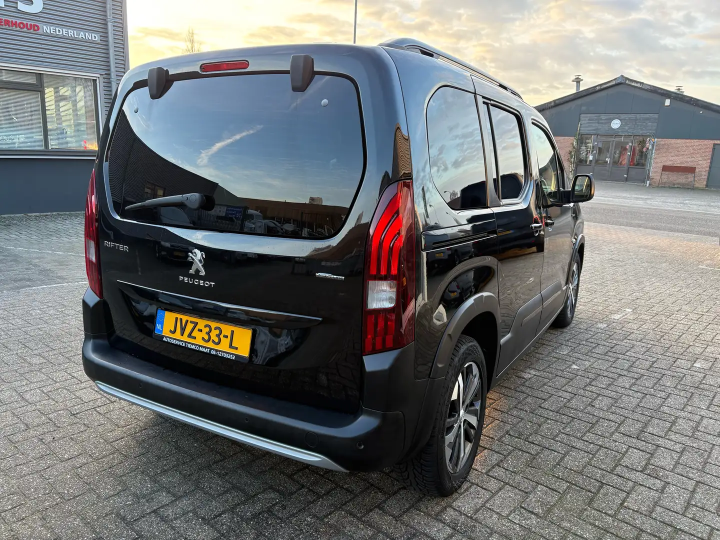 Peugeot Rifter 1.2 PureTech GT-Line Schwarz - 2