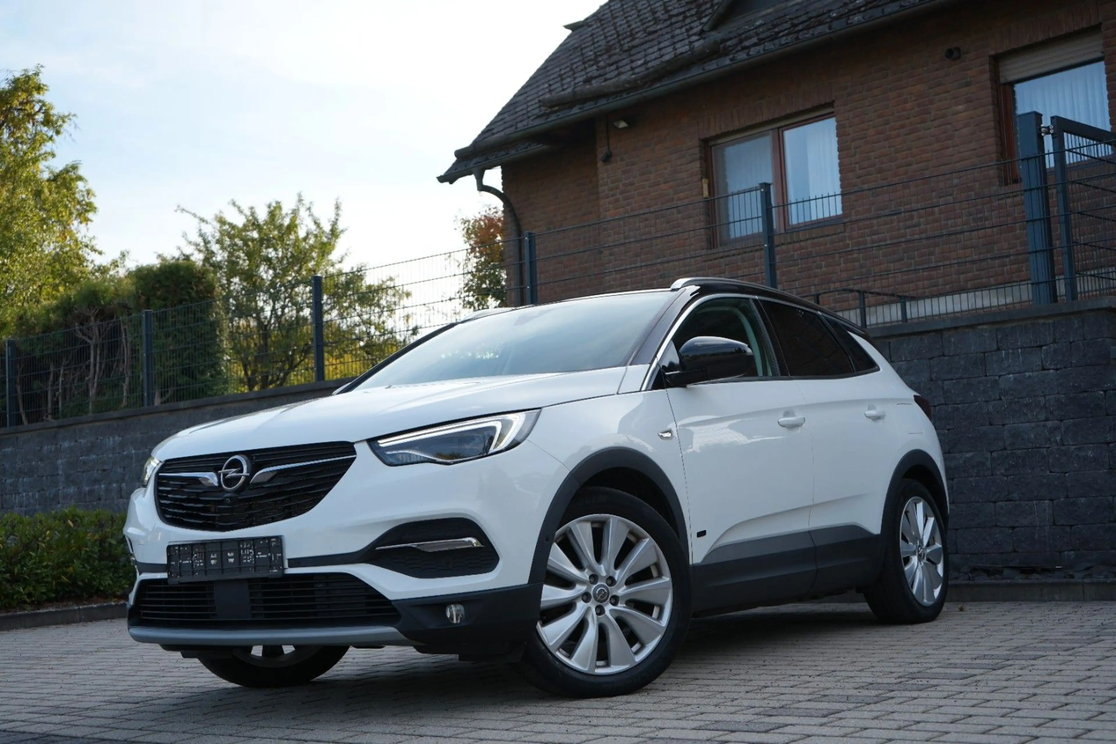 Opel Grandland X 1.6 Plug-in Hybrid4 INNOVATION 1.Hand/360°/ACC