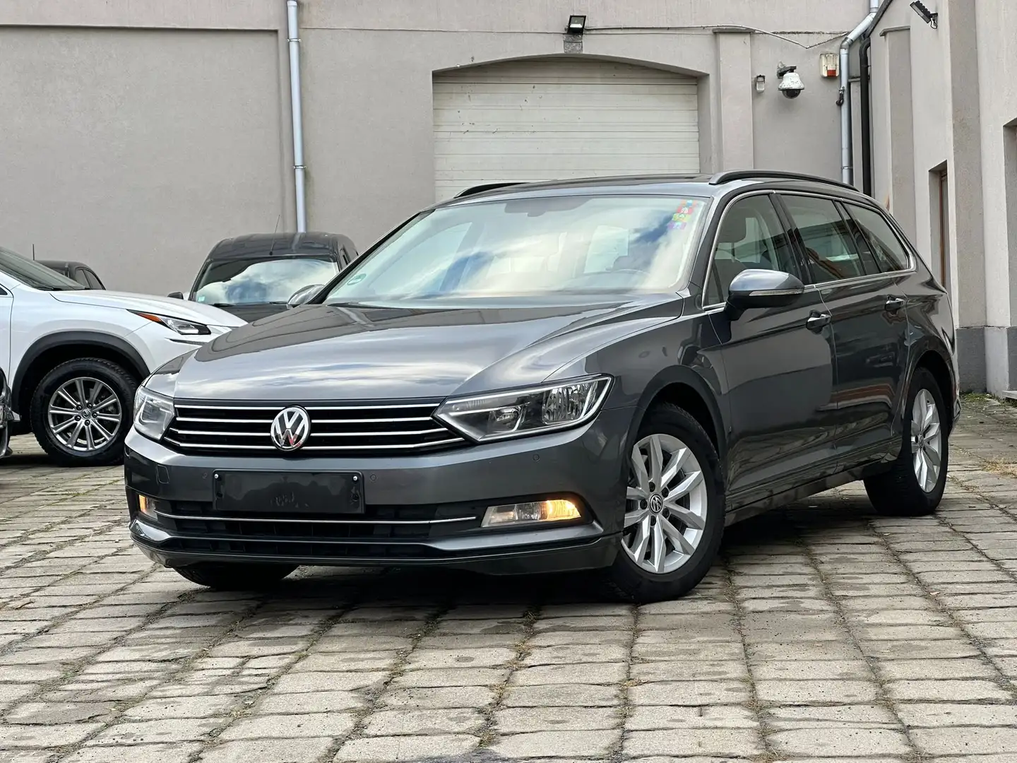 Volkswagen Passat Variant Passat SW 1.6 CR TDi Comfortline 8200htva Gris - 1