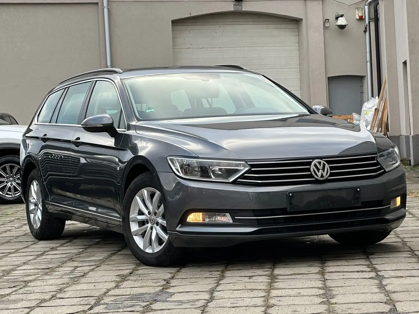 Volkswagen Passat Variant Passat SW 1.6 CR TDi Comfortline 8200htva Gris - 2