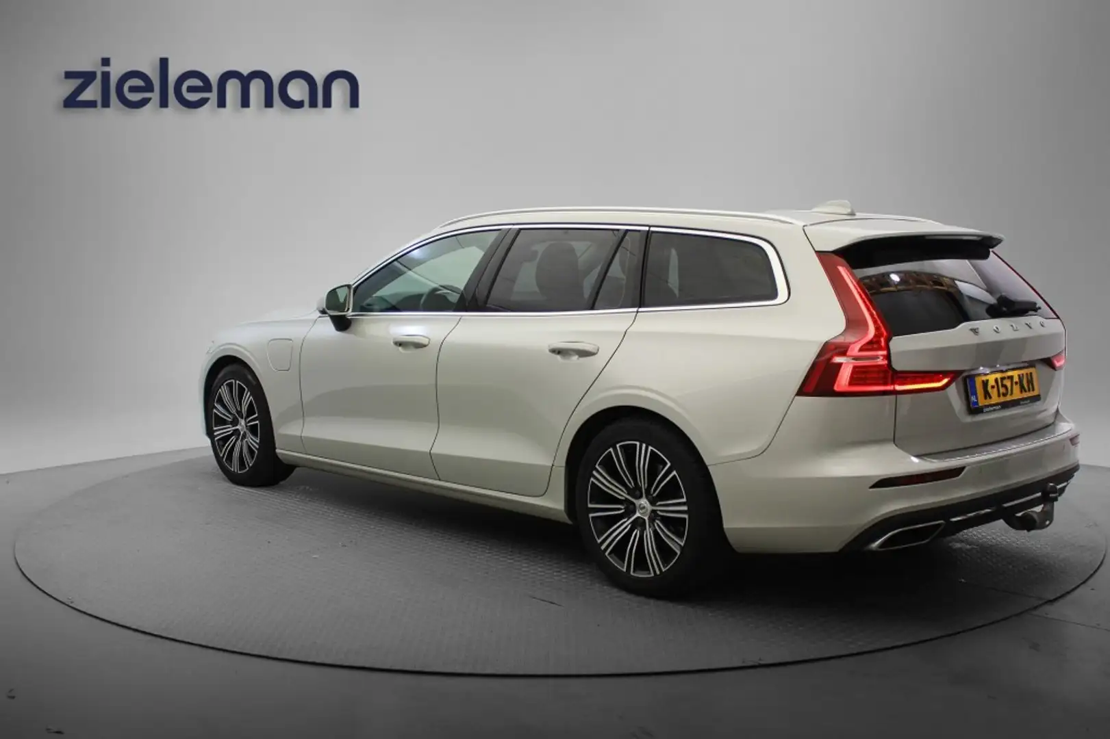 Volvo V60 2.0 T6 Recharge AWD Business Pro - Digitaal Cockpi Grau - 2