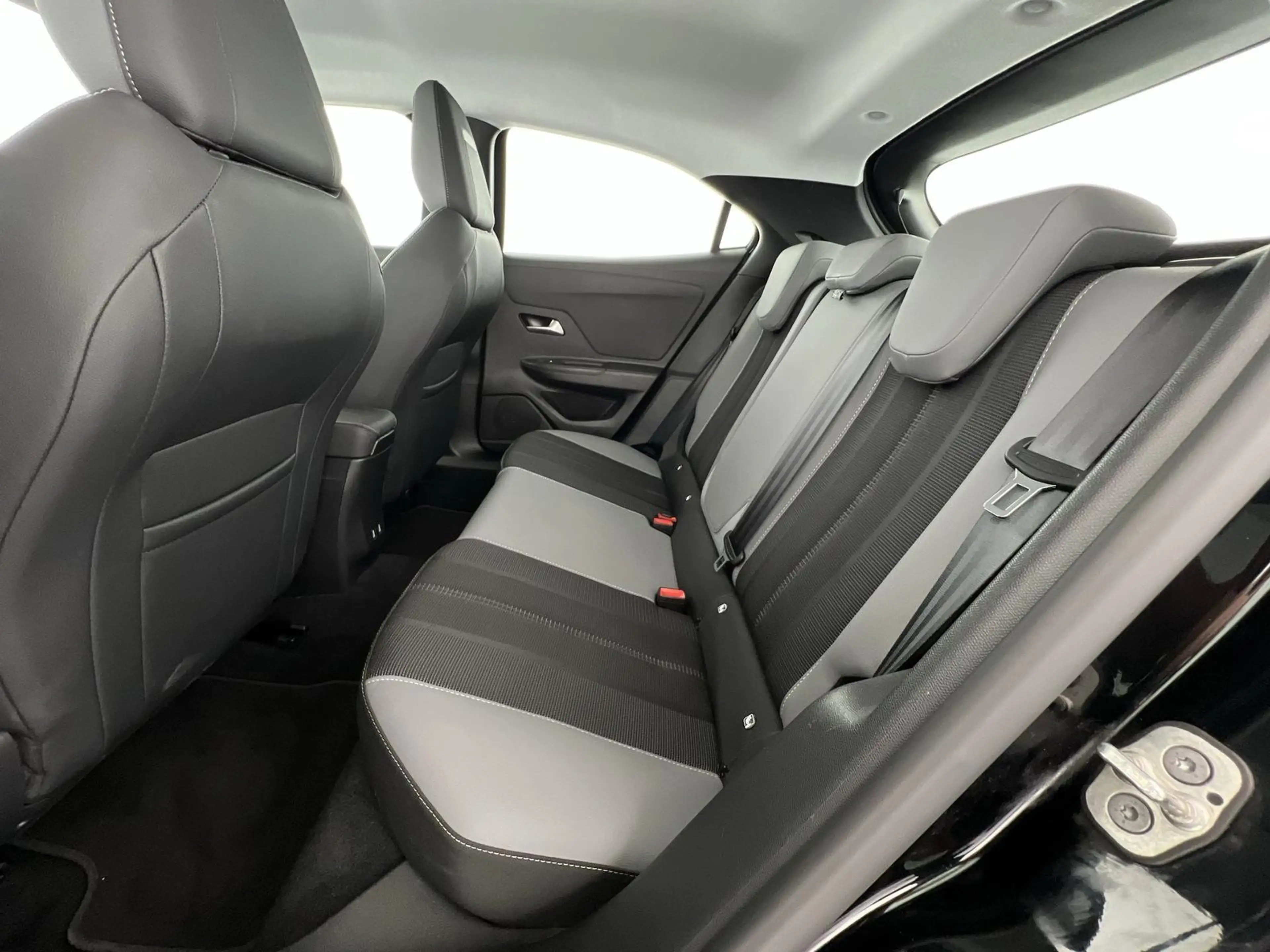 Opel Mokka Elegance 1.2*RFK*SHZ*PDC*uvm — photo 8