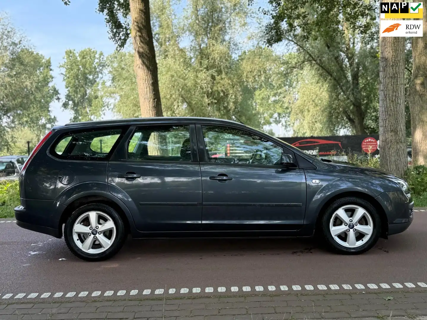 Ford Focus Wagon 1.6-16V Futura APK2026!AIRCO!KOOPJE! Grijs - 1