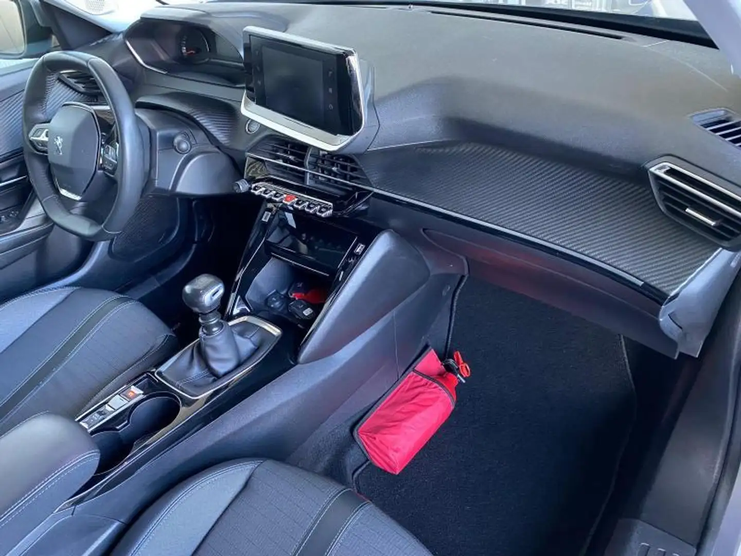 Peugeot 2008 Allure / GPS / 130ch Gris - 2