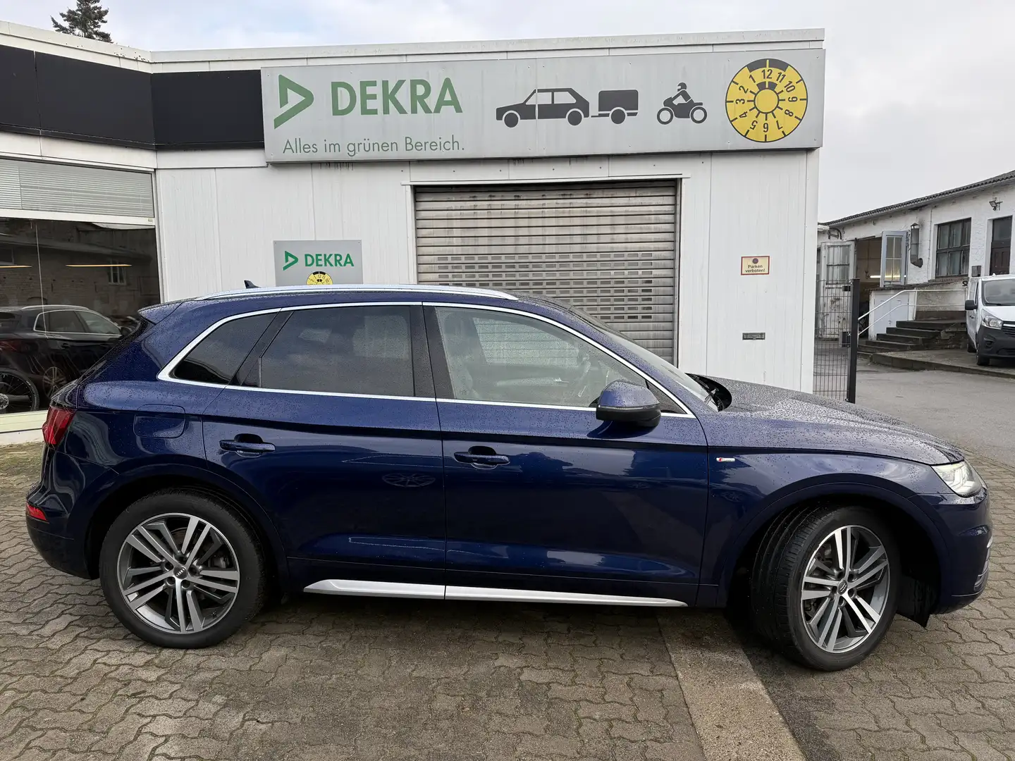 Audi Q5 quattro sport DSG mit Klima/Navi/STHZG/PDC/Alus/ Bleu - 2