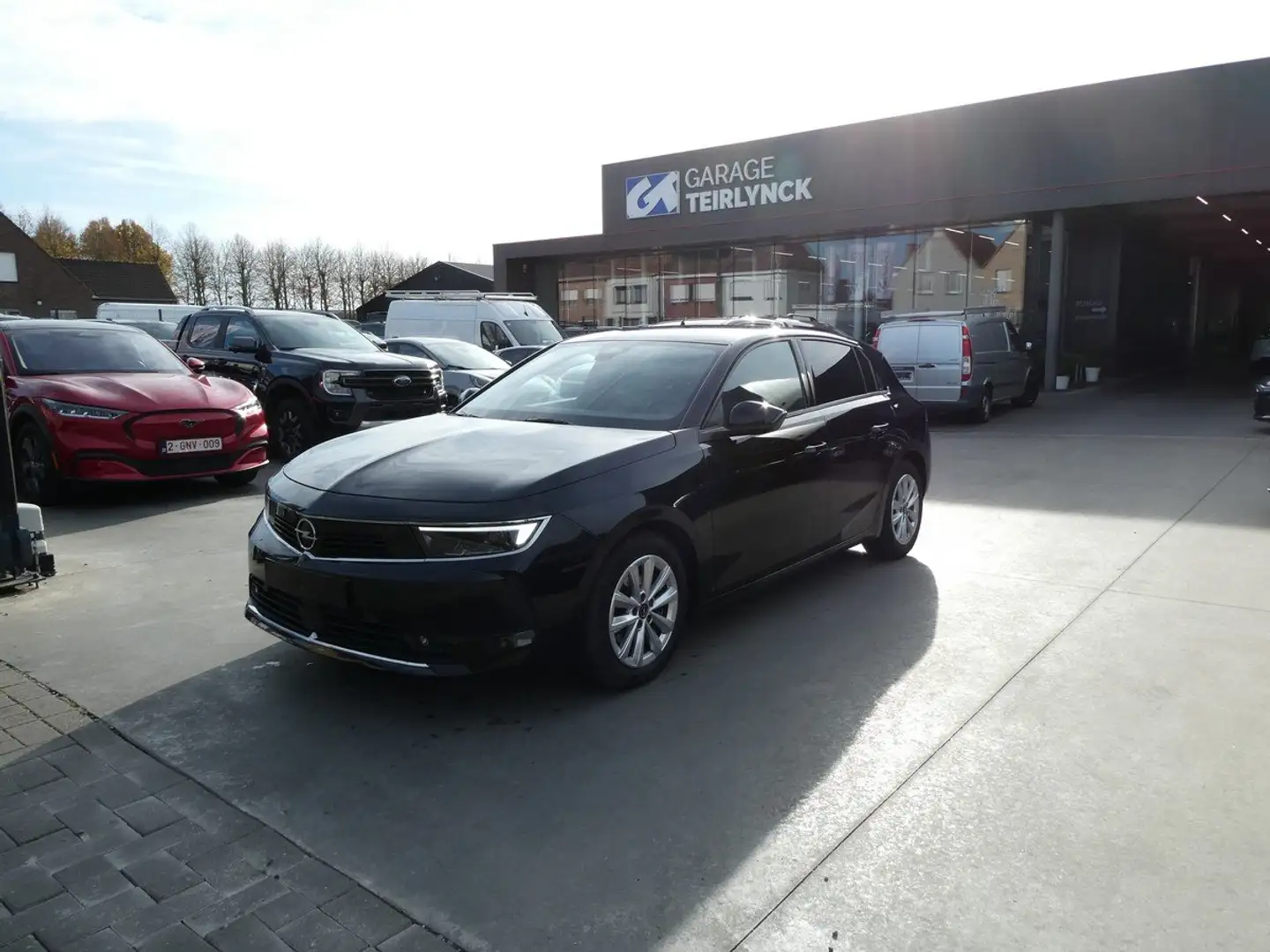 Opel Astra 5d 1.2i benzine 110pk Business '23 43000km (09779) Noir - 2