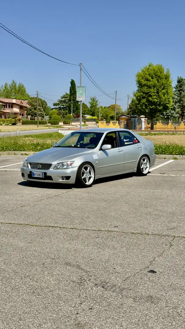 Lexus IS 200 - 1