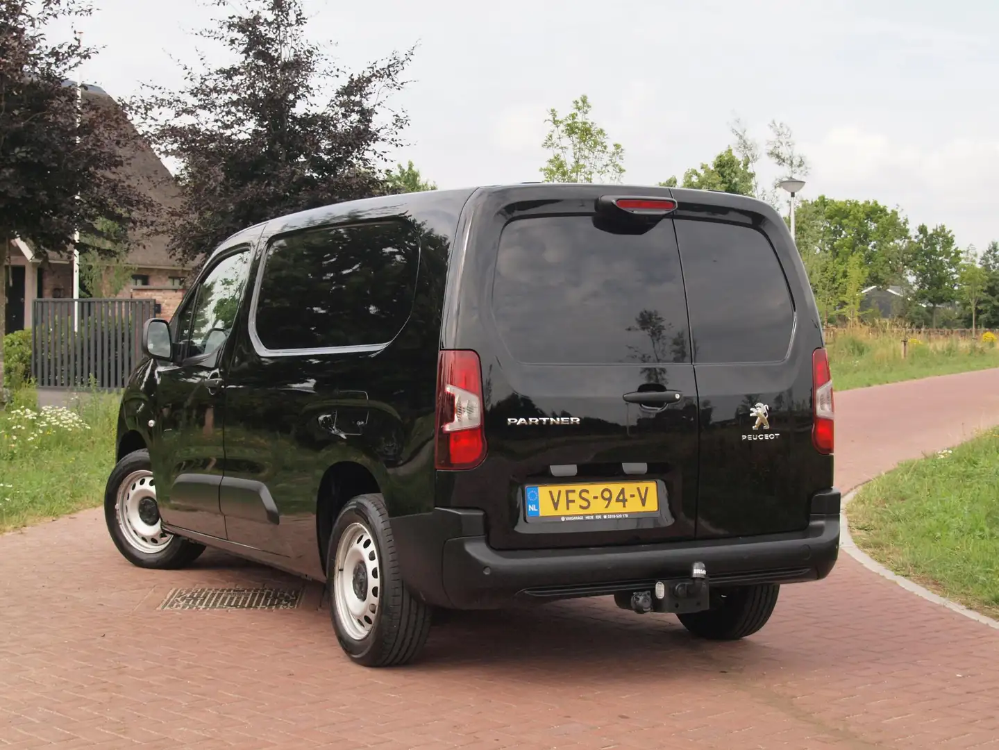 Peugeot Partner 1.5 BlueHDI Asphalt Long | Camera | Trekhaak | Cru Zwart - 2