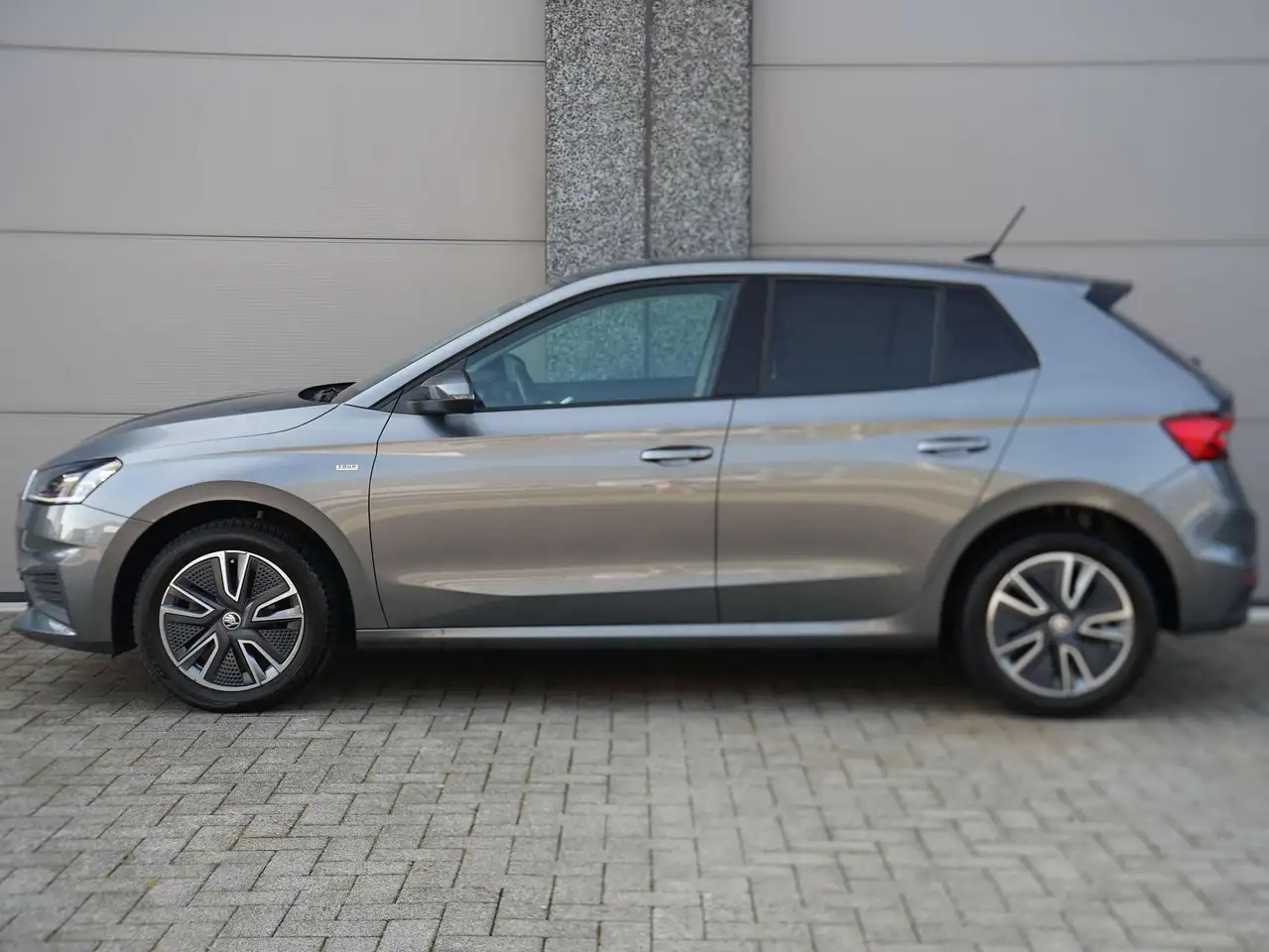 Skoda Fabia 1.0 TSI Tour * LED CRISTAL LICHTEN / CAMERA / VERWARMDE ZETELS / DRAADLOOS, миниатюра 8