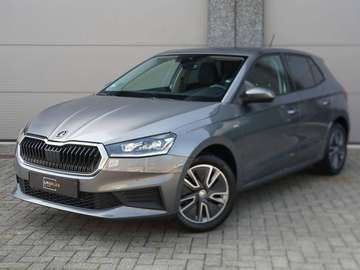 Fabia 1.0 TSI Tour * LED CRISTAL LICHTEN / CAMERA / VERWARMDE ZETELS / DRAADLOOS LADEN / DRAADLOZE CARPLAY *