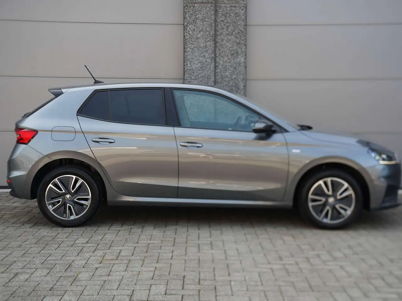 Skoda Fabia 1.0 TSI Tour * LED CRISTAL LICHTEN / CAMERA / VERWARMDE ZETELS / DRAADLOOS, миниатюра 13