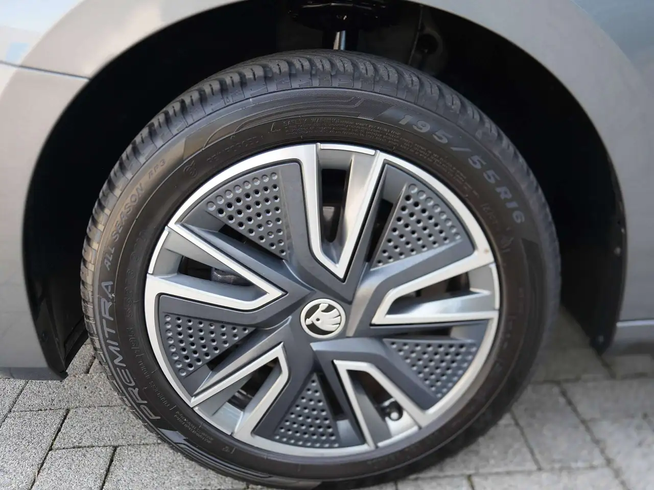 Skoda Fabia 1.0 TSI Tour * LED CRISTAL LICHTEN / CAMERA / VERWARMDE ZETELS / DRAADLOOS, миниатюра 18