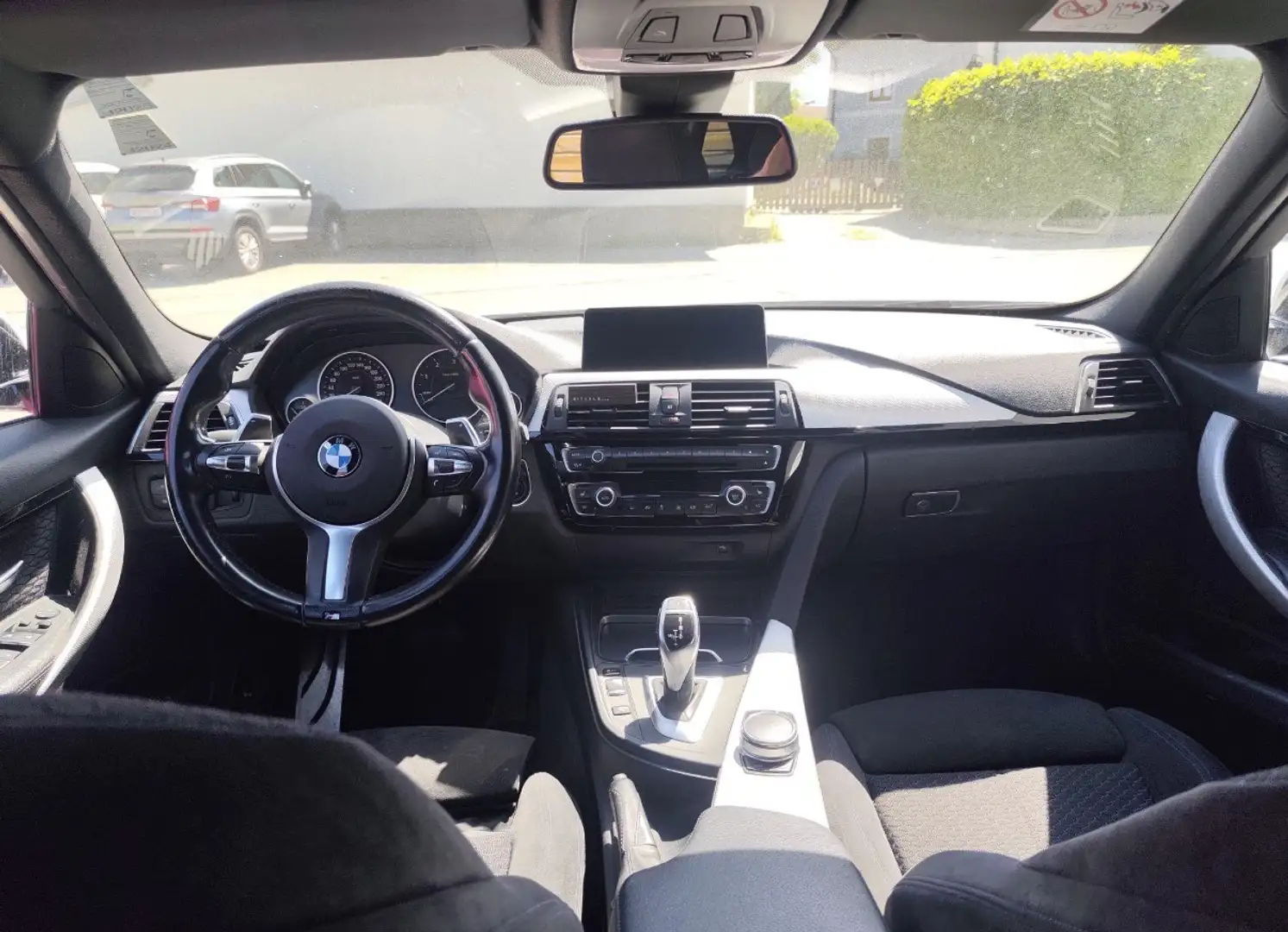 BMW 320 320d xDrive Touring M Sport Aut. - 2