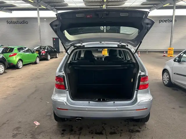 Mercedes-Benz B Class view 7