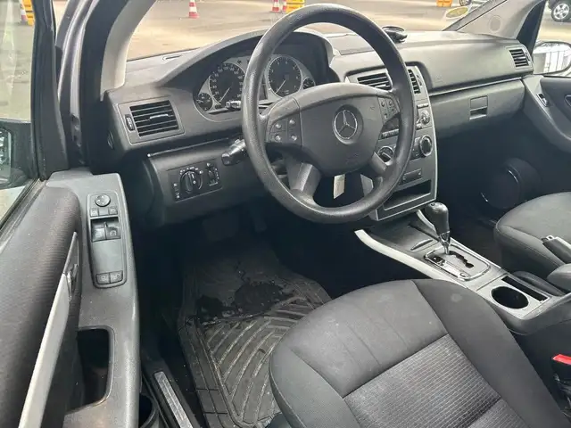 Mercedes-Benz B Class view 9