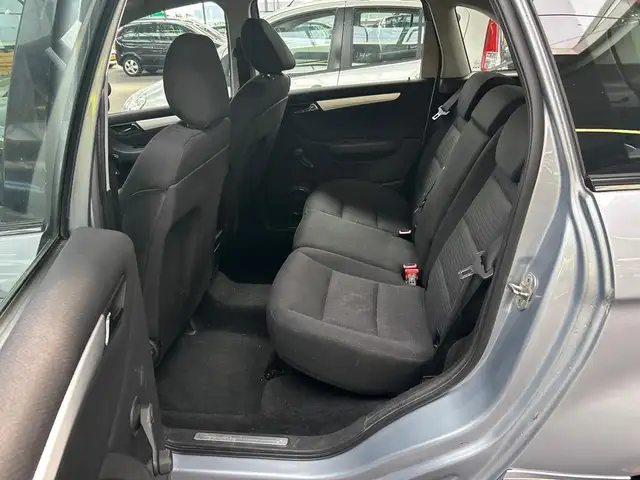 Mercedes-Benz B Class view 8
