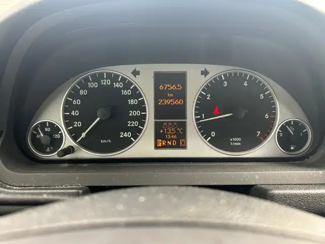 Mercedes-Benz B Class view 5