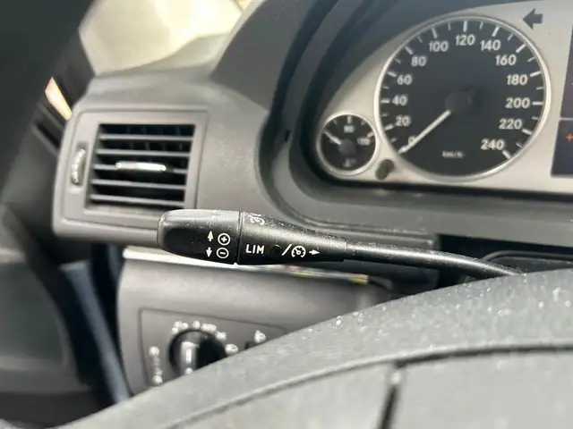 Mercedes-Benz B Class view 13