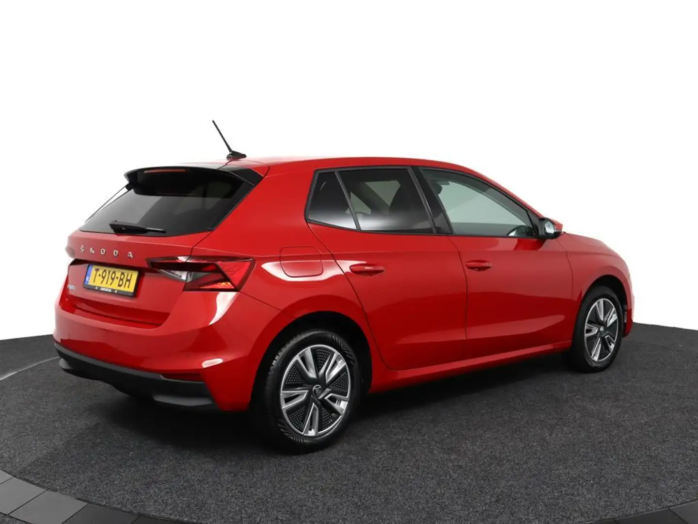 Skoda Fabia 1.0 TSI 110Pk Ambition Rood - 2